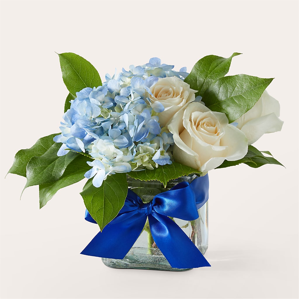Sky Blue Delight Bouquet – CASSIDY'S FLOWERS, Newmarket ON