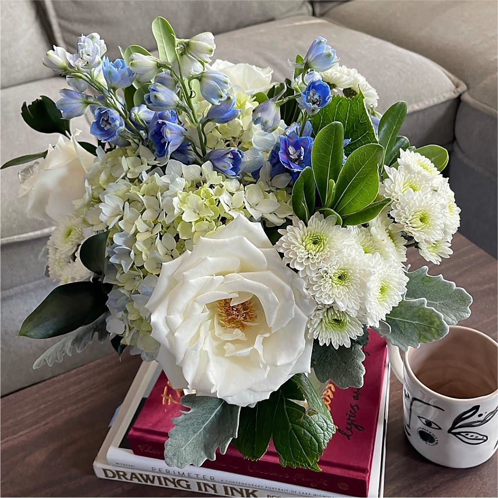 Clear Skies Bouquet – CASSIDY'S FLOWERS, Newmarket ON