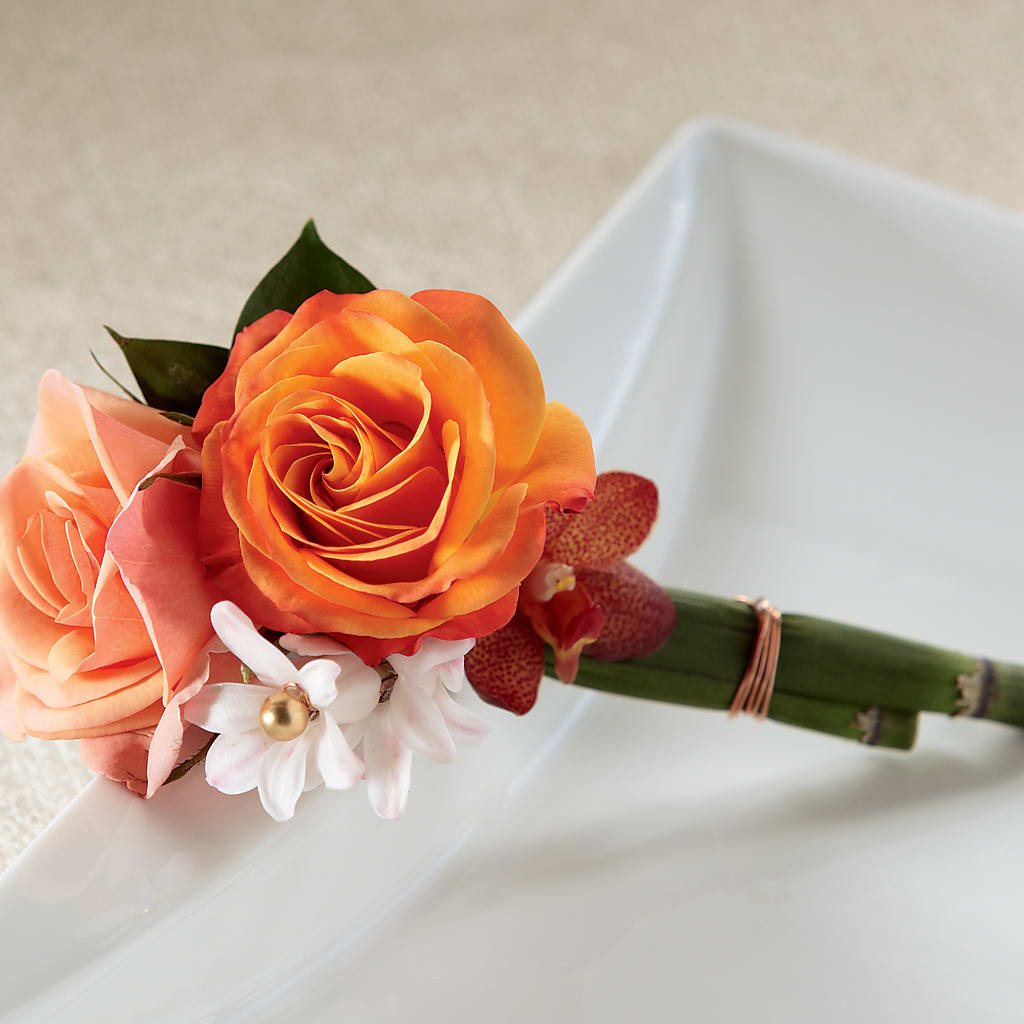 Sunset Dream Boutonniere – CASSIDY'S FLOWERS, Newmarket ON