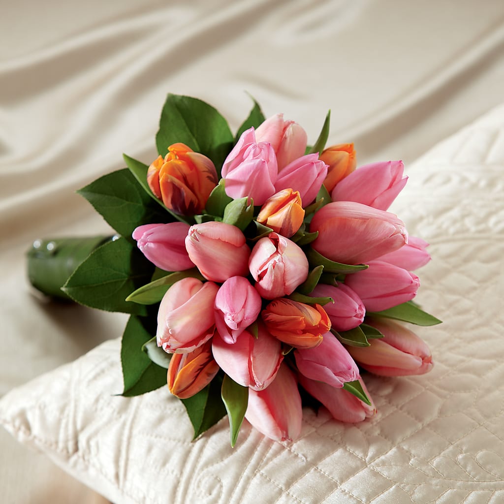 Embraceable Bouquet – CASSIDY'S FLOWERS, Newmarket ON