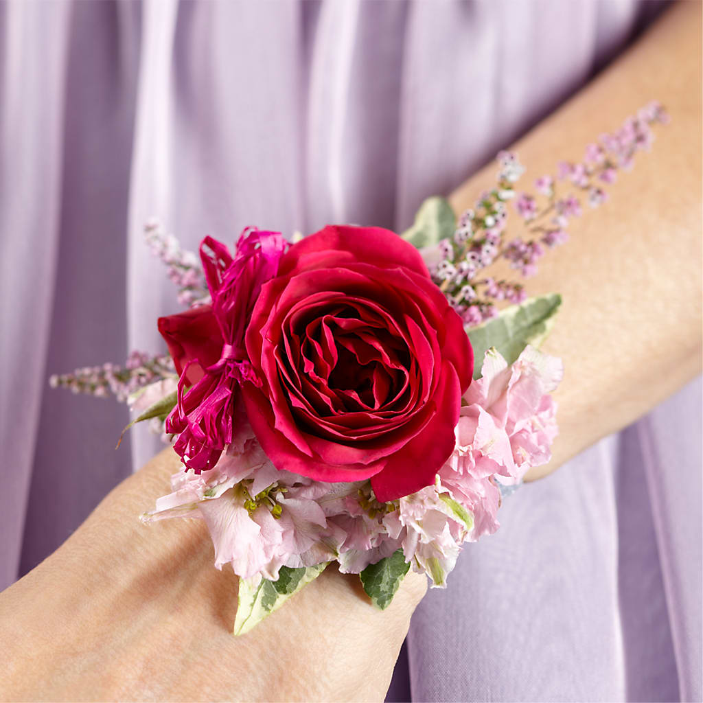 Rose Charm Corsage – CASSIDY'S FLOWERS, Newmarket ON