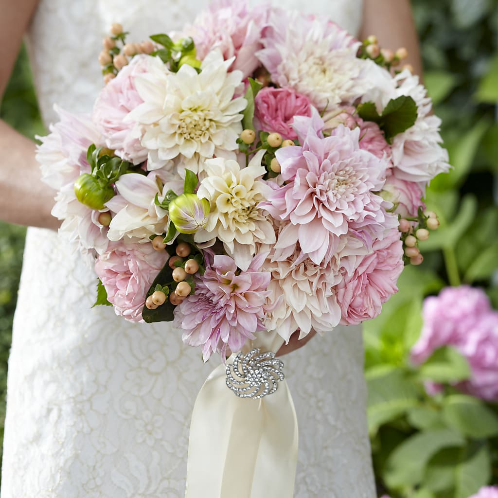 Heart's Promise Bouquet – CASSIDY'S FLOWERS, Newmarket ON