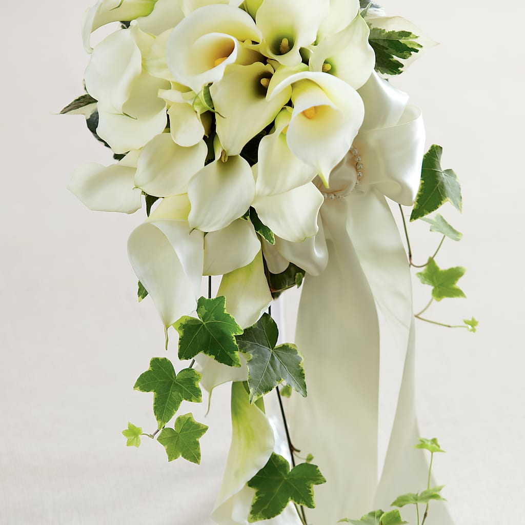 White Chapel Bouquet – CASSIDY'S FLOWERS, Newmarket ON