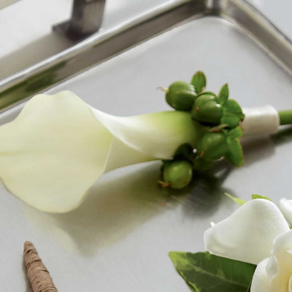 White Calla Boutonniere – CASSIDY'S FLOWERS, Newmarket ON