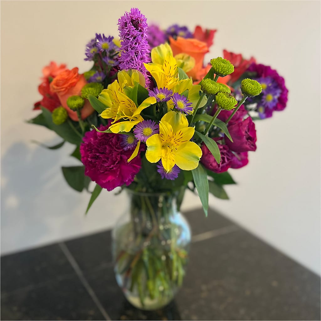 Bold & Bright – A Florist Original – CASSIDY'S FLOWERS, Newmarket ON