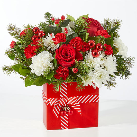 Presents Under the Tree Bouquet – CASSIDY'S FLOWERS, Newmarket ON