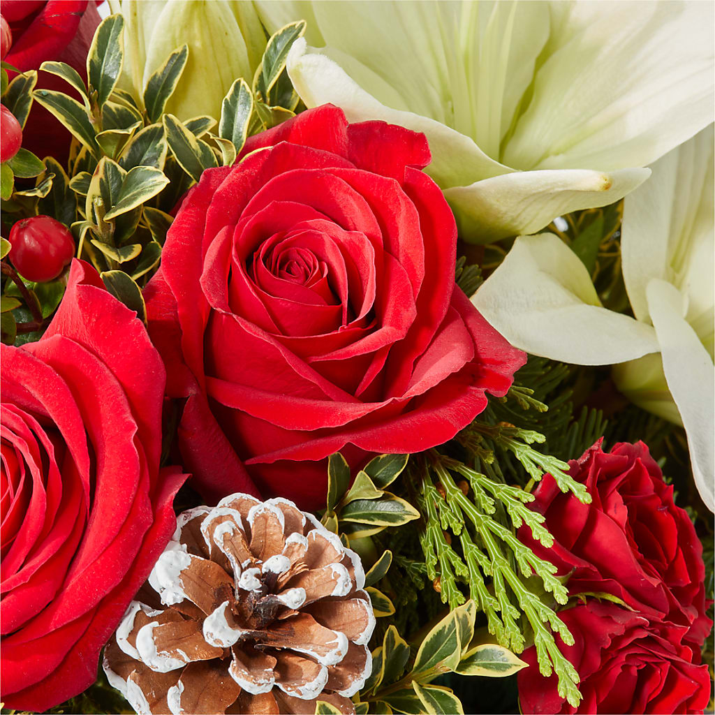 Snowy Wonderland Bouquet – CASSIDY'S FLOWERS, Newmarket ON