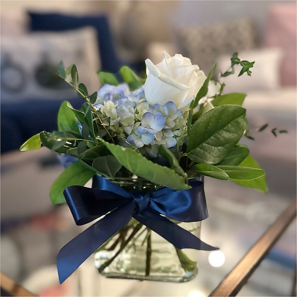 Sky Blue Delight Bouquet – CASSIDY'S FLOWERS, Newmarket ON