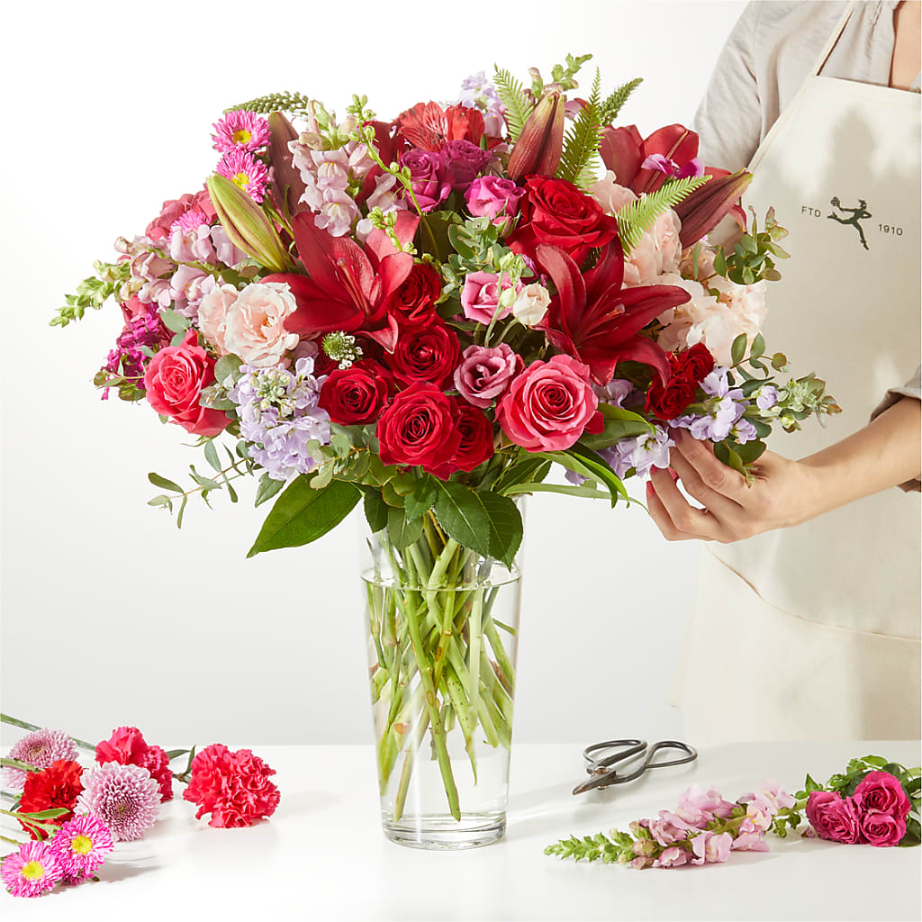 Swooning Over You - A Luxury Florist Original – CASSIDY'S FLOWERS, Newmarket ON
