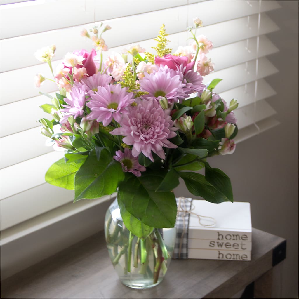 Pastel Tradition - A Florist Original – CASSIDY'S FLOWERS, Newmarket ON