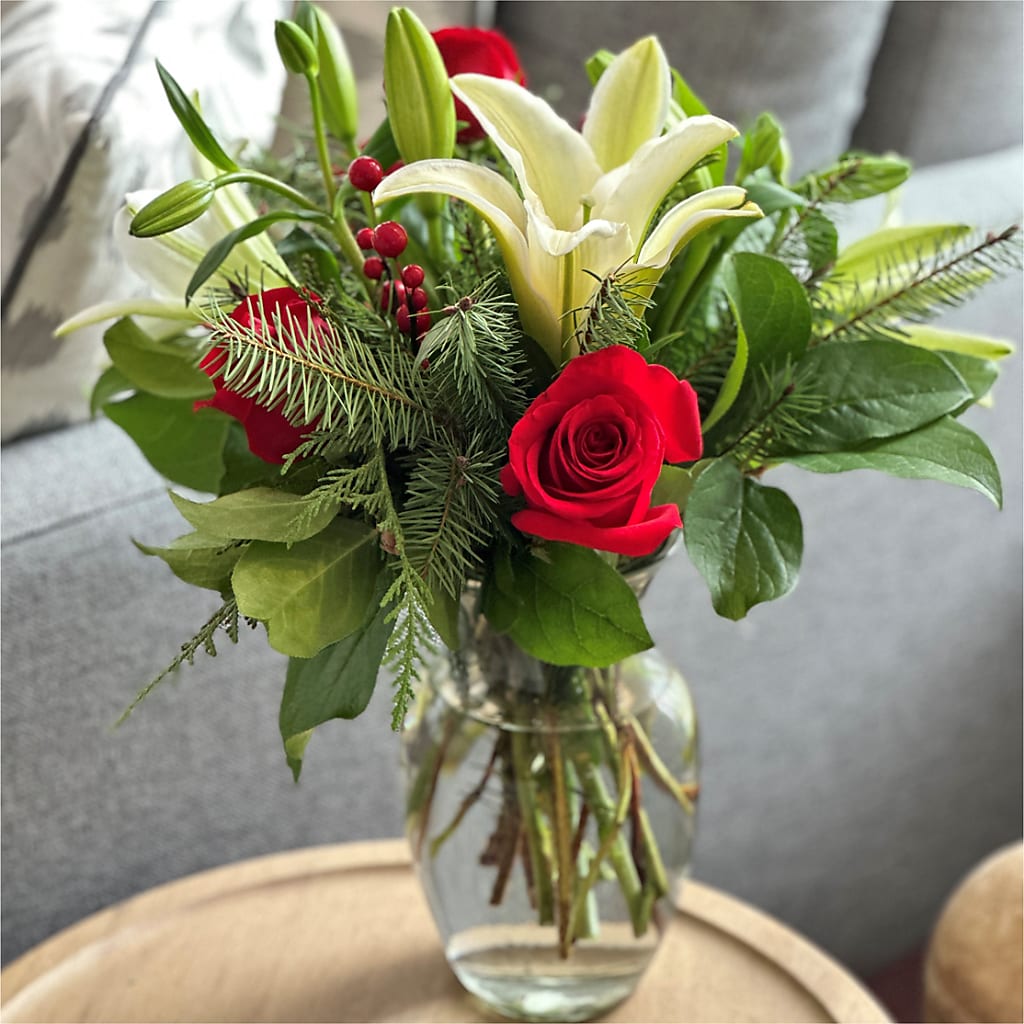 Sparkling Snowflakes Bouquet – CASSIDY'S FLOWERS, Newmarket ON