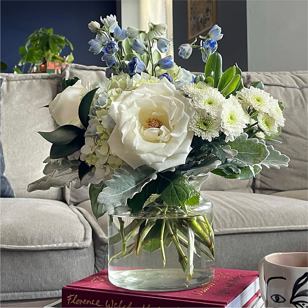 Clear Skies Bouquet – CASSIDY'S FLOWERS, Newmarket ON