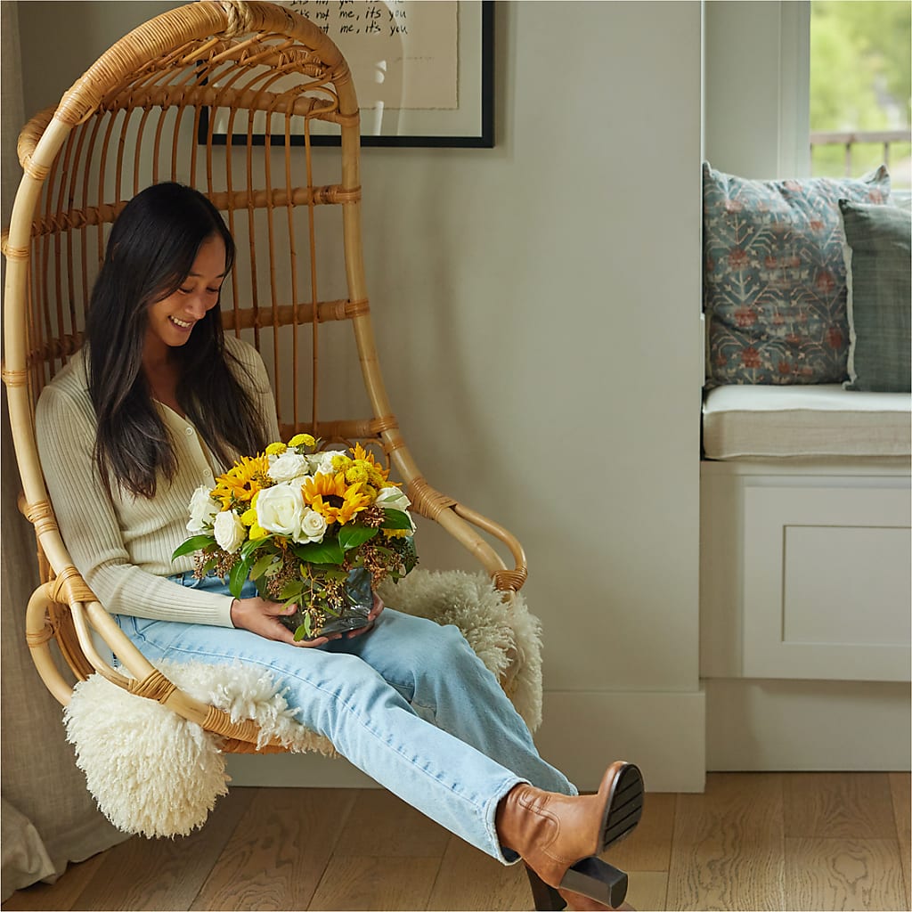 Luminous Morning Bouquet – CASSIDY'S FLOWERS, Newmarket ON