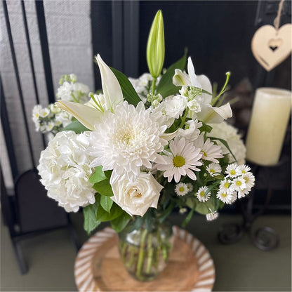 Classic Ivory – A Florist Original – CASSIDY'S FLOWERS, Newmarket ON