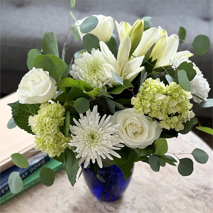 Snowy Dreams Bouquet – CASSIDY'S FLOWERS, Newmarket ON