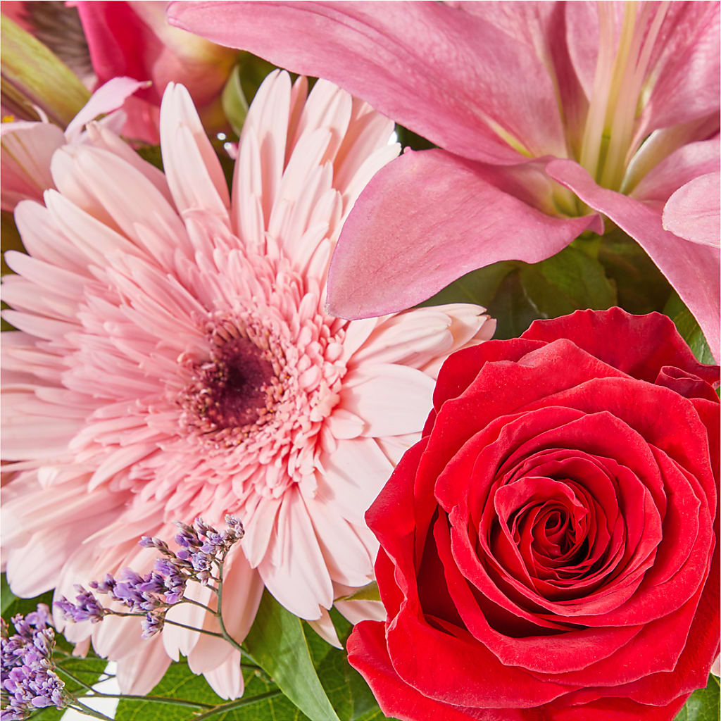 Lots of Love Bouquet – CASSIDY'S FLOWERS, Newmarket ON