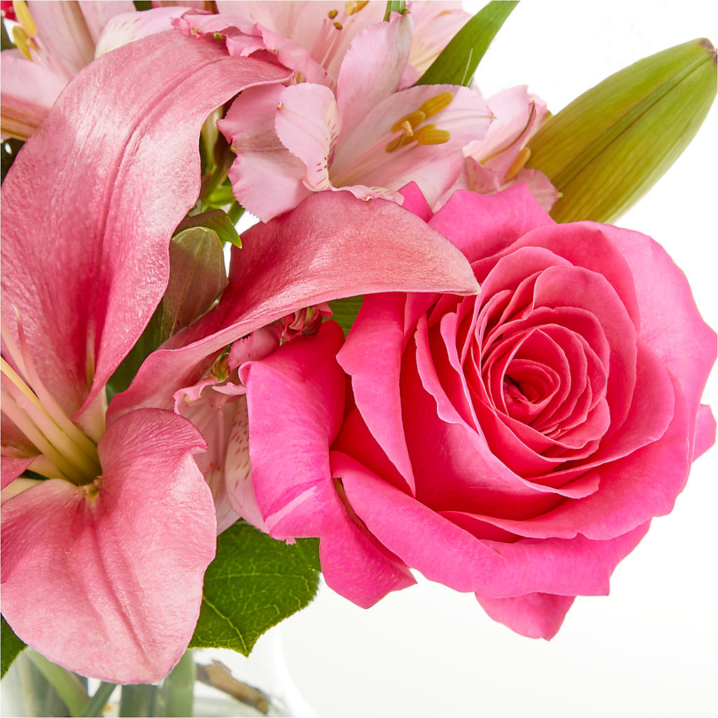 Lots of Love Bouquet – CASSIDY'S FLOWERS, Newmarket ON