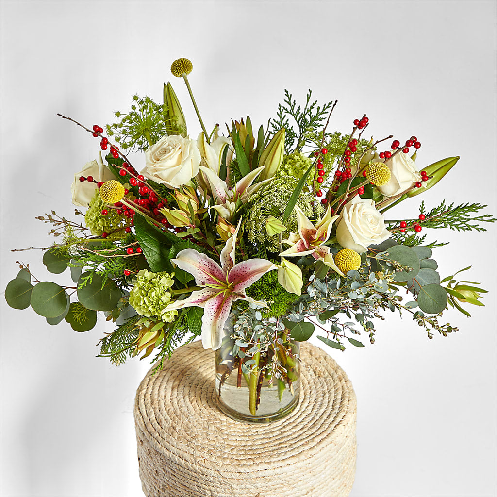 Berry & Bright Bouquet – CASSIDY'S FLOWERS, Newmarket ON