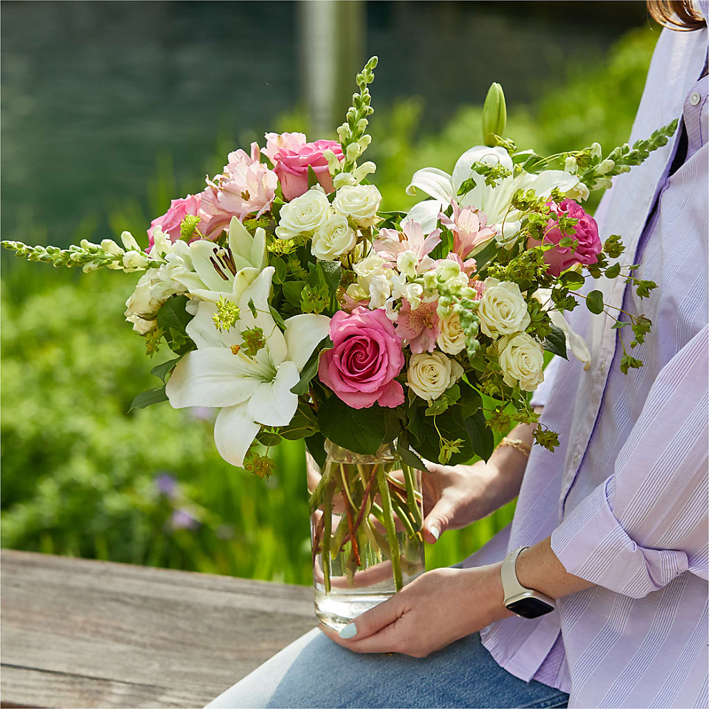 Fondly Bouquet – CASSIDY'S FLOWERS, Newmarket ON