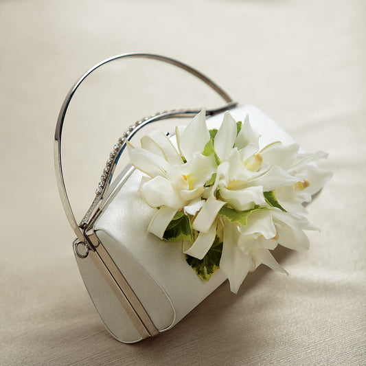 Décoration de sac à main blanc